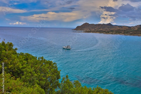 Fototapeta Panoramablick auf die Bucht des Golfs von Porto. Zwischen der Agriates-Wüste und Ile Rousse. Korsika, Frankreich