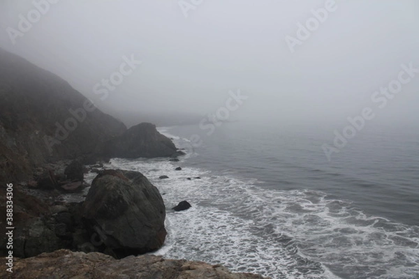 Obraz waves crashing on rocks