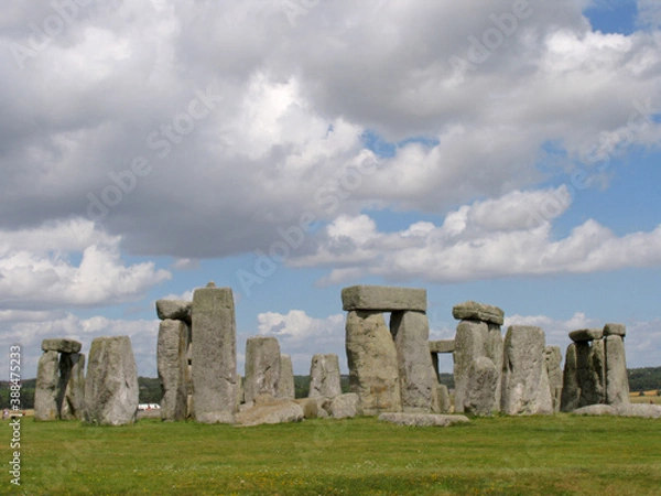 Fototapeta Wiltshire, United Kingdom. Stonehenge is one of the most landmarks in UK. It's a prehistoric monument, it consists of a ring of standing stones