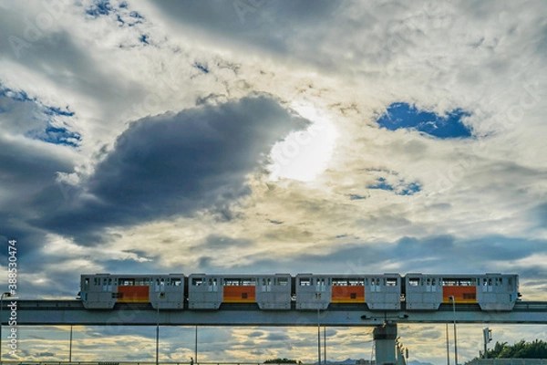 Obraz 立日橋と多摩モノレールと夕景