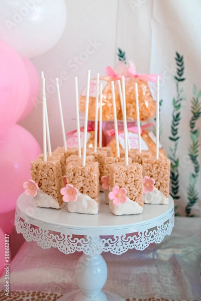 Fototapeta Rice Krispy Treats Girl Birthday