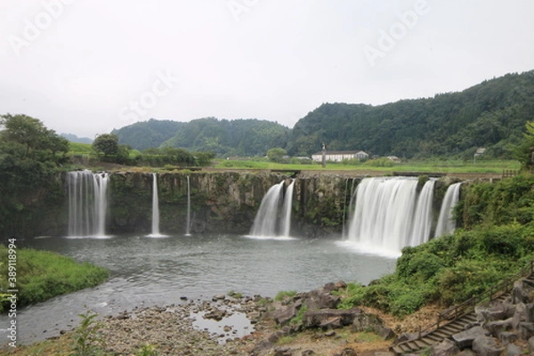 Obraz 滝を見下ろす