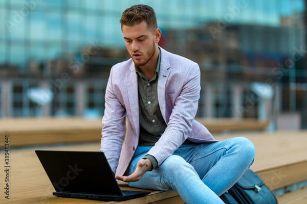 Obraz businessman working on laptop
