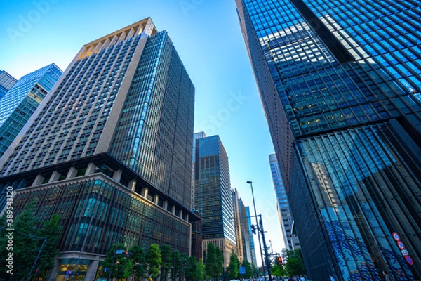 Obraz 【東京・大手町より】オフィス街の高層ビル群