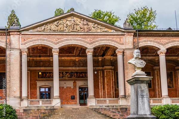Fototapeta View of Trinkhalle building (pump house, 1839 - 1842) in the Baden-Baden Kurhaus spa complex. 16 Corinthian columns support the 90-meter long, open-plan lobby with 14 murals. Baden-Baden, Germany.