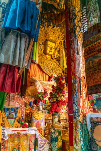 Fototapeta The view inside the old ancient buddhist monastery in Larung Gar on Tibet.