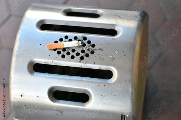 Fototapeta 街の喫煙所