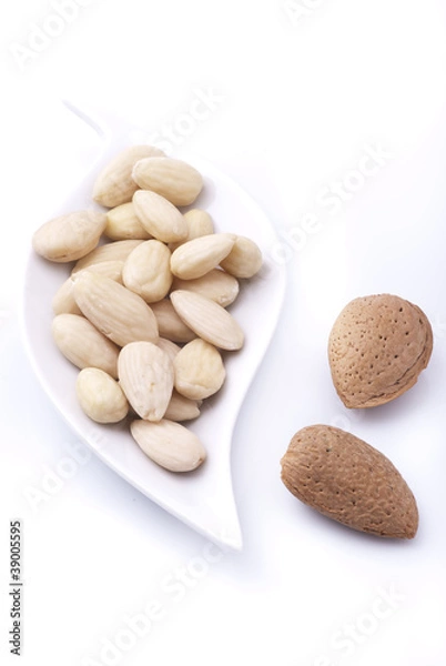 Obraz mandorle sgusciate e pelate