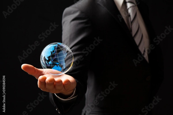 Fototapeta 掌に浮かぶ地球