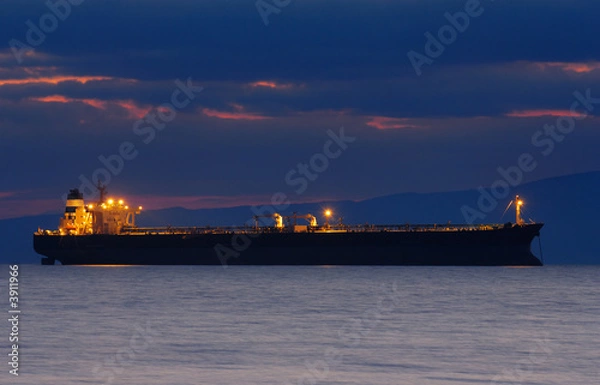 Obraz Image of a ship at dusk