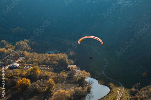 Obraz paragliding in the mountains