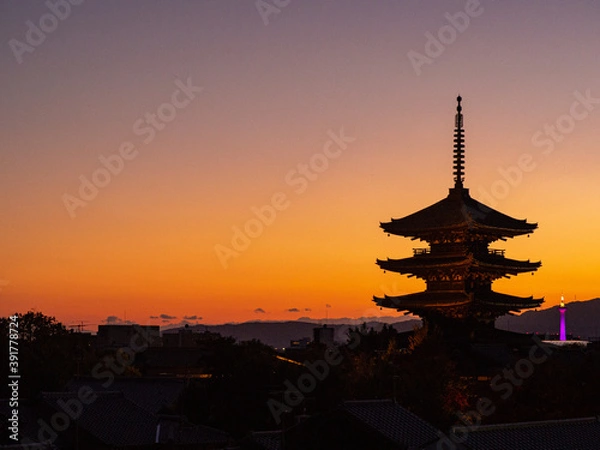 Obraz 八坂の塔と夕焼け