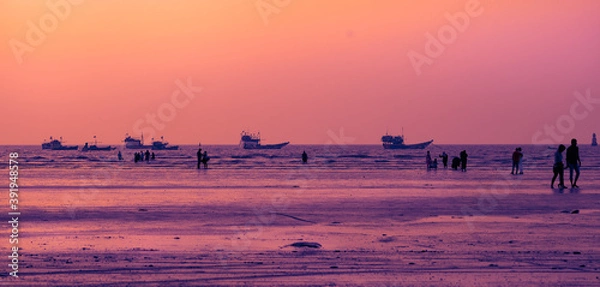 Fototapeta Located 40 km from the southern end of Mumbai, Gorai beach is the essential break you were looking for as it offers serenity for peace lovers. 