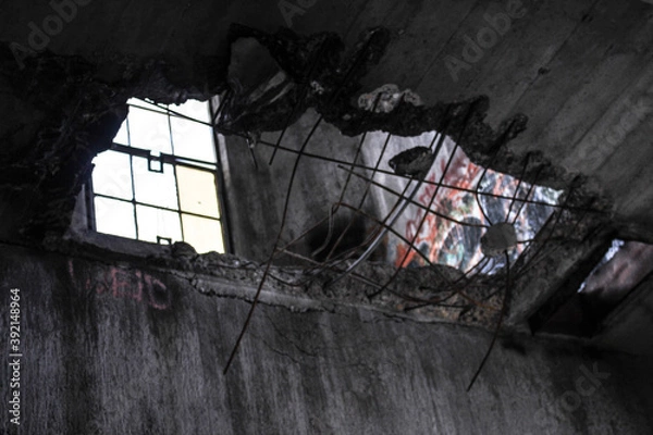 Obraz broken glass window