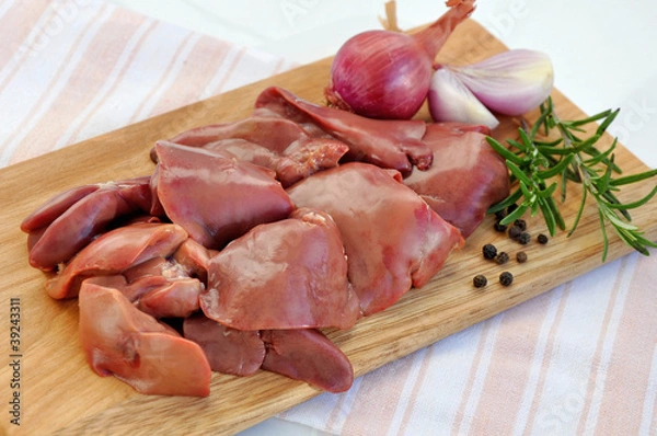 Obraz Surowa wątroba na desce