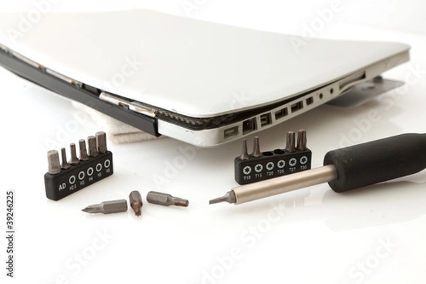 Fototapeta broken laptop