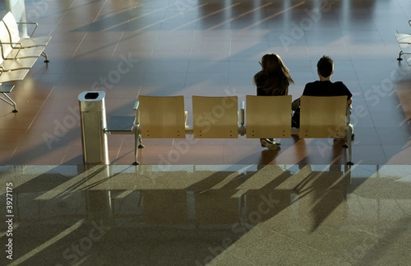 Obraz couple waiting in the airport