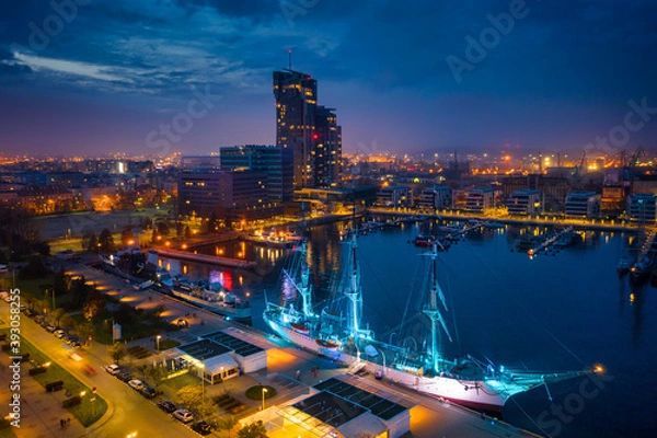 Fototapeta Amazing scenery of Kosciuszko Square in Gdynia by the Baltic Sea at dusk. Poland
