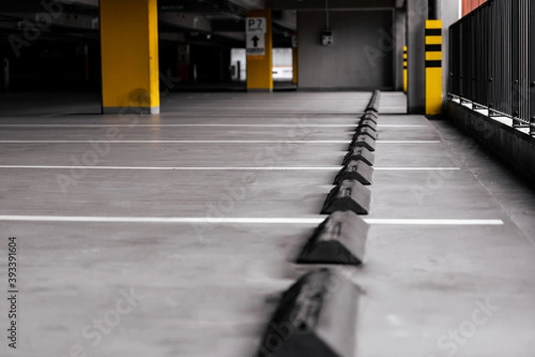 Obraz Rubber parking stops - separator,  bumper car