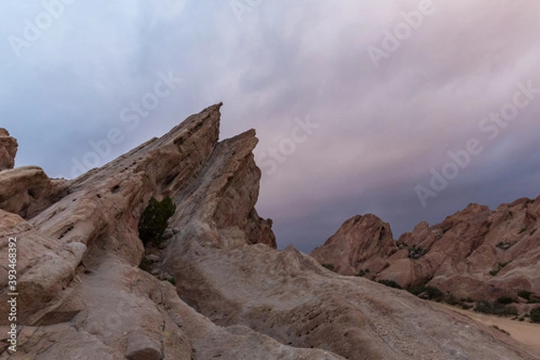 Fototapeta colorful desert sunset at Vasquez Rocks, California