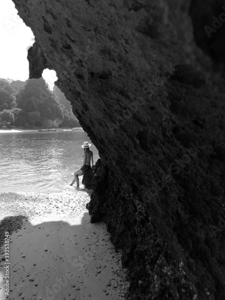 Obraz walking on the beach