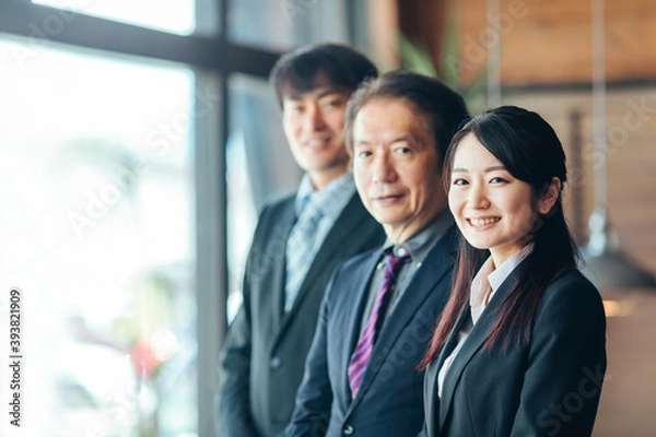 Fototapeta オフィスにいるビジネスパーソン
