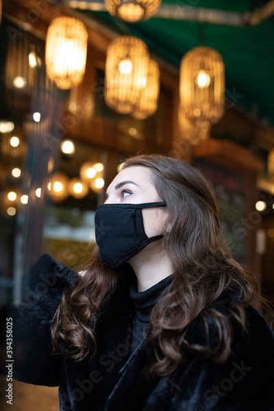 Obraz Mädchen in Berlin mit Maske 2020