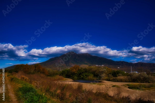 Obraz 秋空に青い空と雲,筑波山の雄大な景色