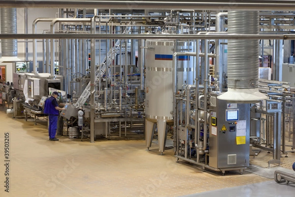 Fototapeta Цех по розливу пива, воды, сока в бутылки