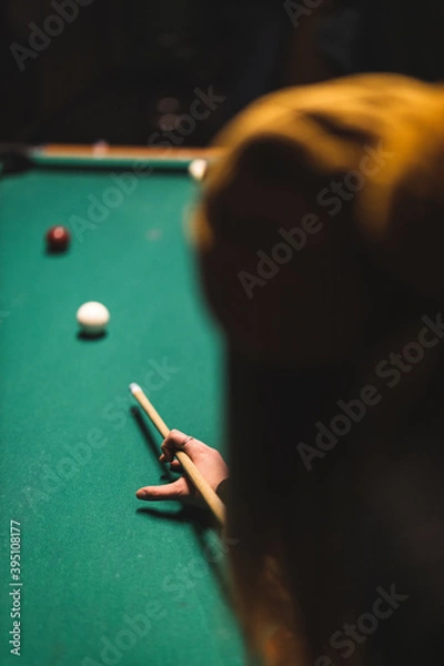 Obraz person playing pool