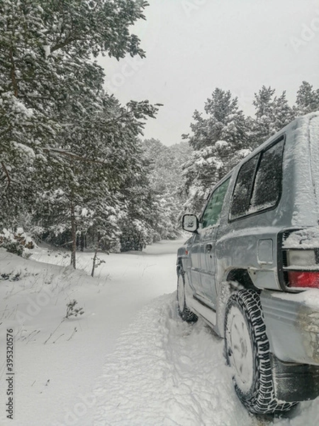 Obraz suv in snow