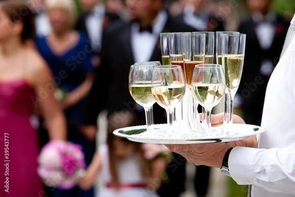 Obraz beverages being served by a waiter
