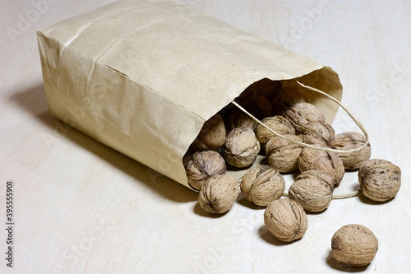 Obraz nuts from the package1