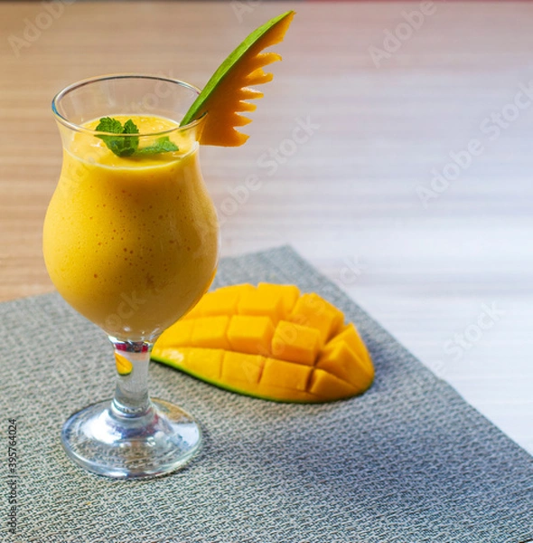 Obraz mango juice in the glass
