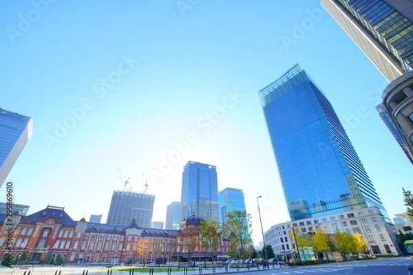 Fototapeta 東京駅丸の内オフィスビル紅葉