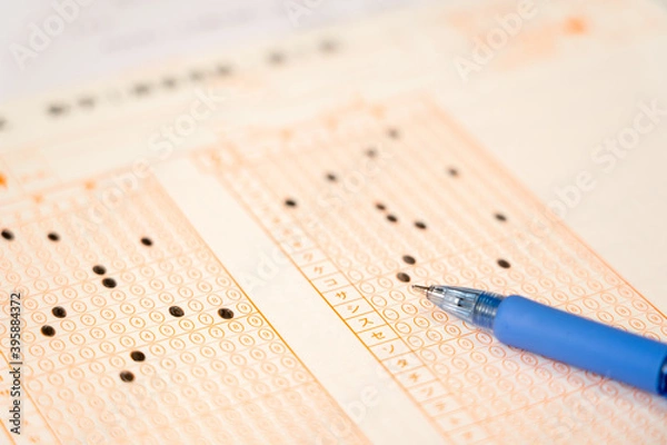 Fototapeta 共通テストとマークシート