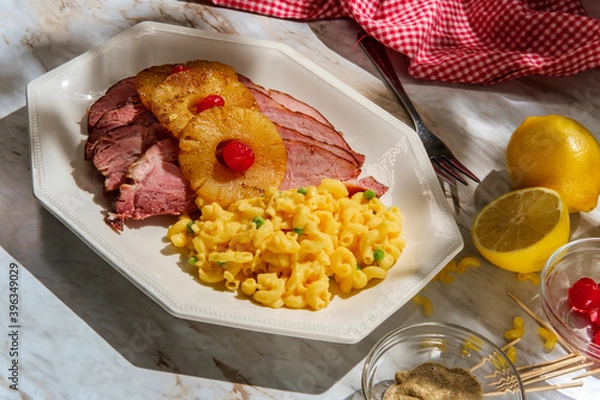 Fototapeta Roasted Ham Mac and Cheese