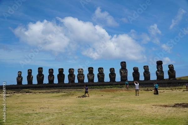 Fototapeta 青空とモアイ像 /アフ・トンガリキ　イースター島
