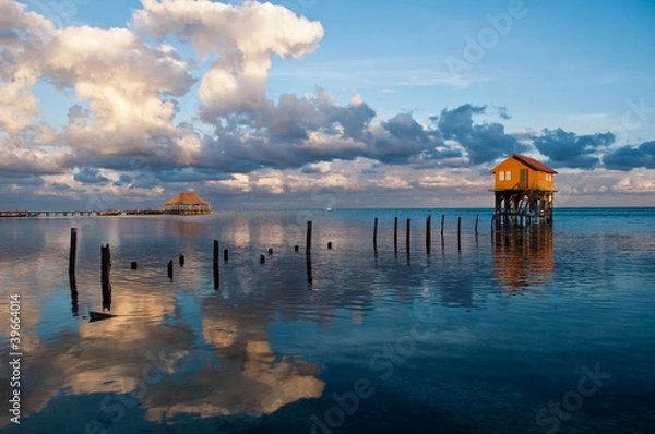 Fototapeta Home on the Ocean in Ambergris Caye Belize