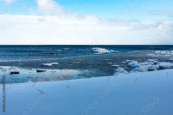 Fototapeta 雪の日の海岸