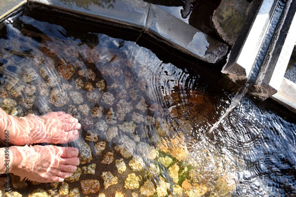 Fototapeta 源泉かけ流しの伊豆の足湯
