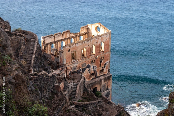Obraz The abandoned Casa Hamilton in Los Realejos close by the sea, Tenerife