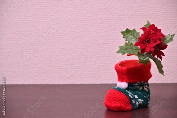 Obraz クリスマス背景：くつ下とポインセチア