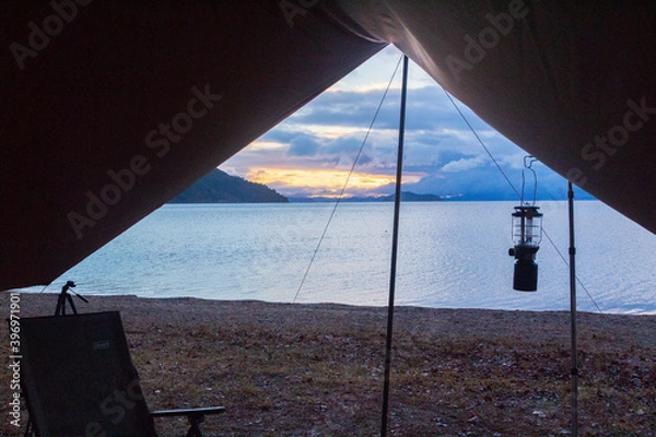 Obraz キャンプの朝と琵琶湖の風景