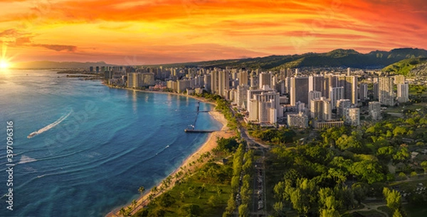 Obraz Honolulu with a vibrant red sunset