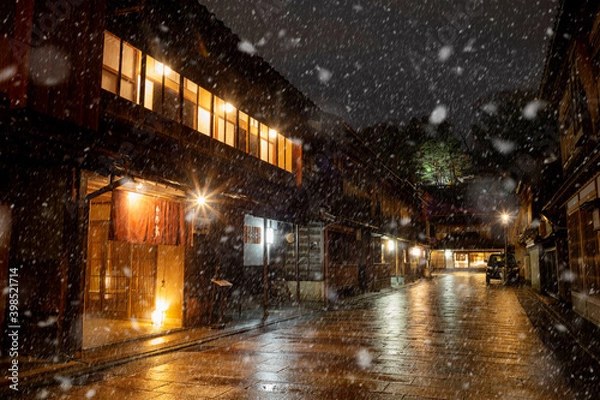 Obraz 金沢市　雪のひがし茶屋街