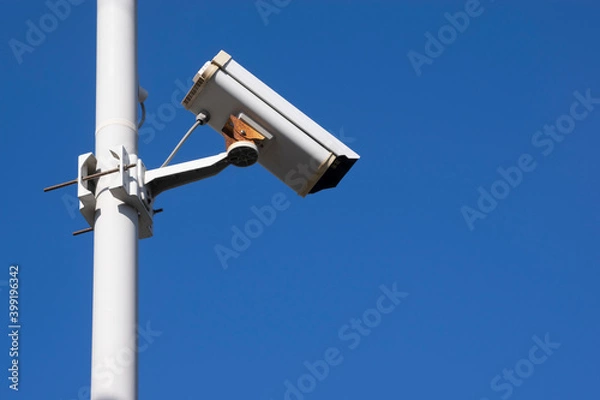 Obraz 屋外に設置された監視カメラ