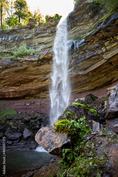 Obraz Waterfall and mossy Rock