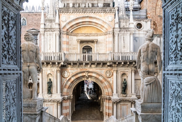Obraz die Scala dei Giganti / die Gigantentreppe, Arco Foscari und die Porta della Carta des Palazzo Ducale, Venedig