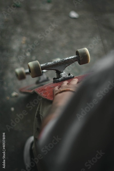 Obraz Skate rojo en la mano.